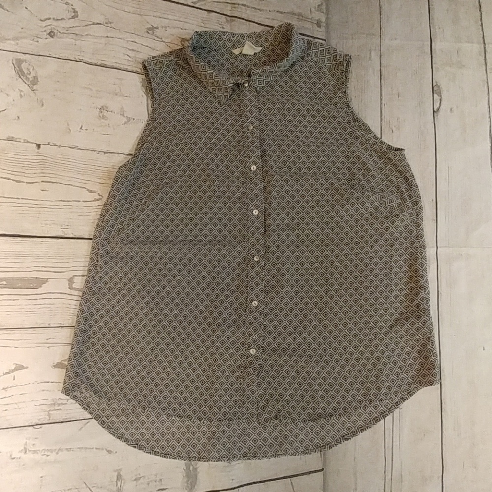 H&M SLEEVELESS BUTTON UP #### SPECTACULAR